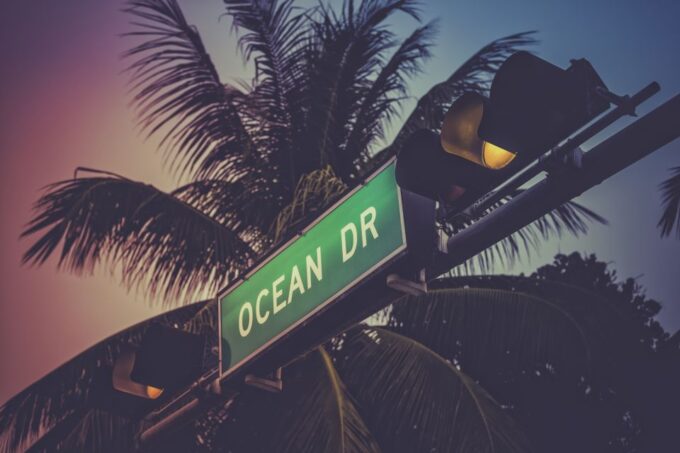 Miami Beach Art Deco & History Non-Touristy Walking Tour - Uncovering Citys Unique Architecture