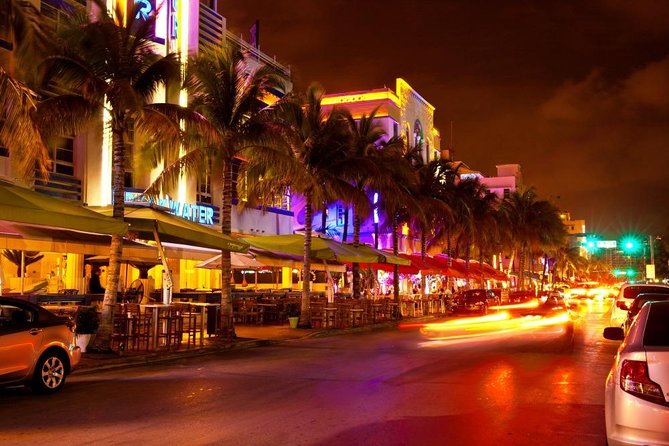 Miami Beach Bar Hunt: Get Slushed in South Beach - Scavenger Hunt Challenges and Surprises