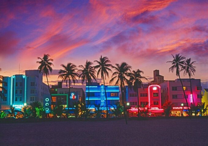 Miami Beach Bar Tour: Art Deco & Neon Lights With Historian - Infamous Narratives