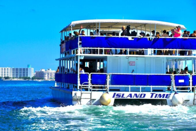 Miami: Beach Boat Tour and Sunset Cruise in Biscayne Bay - Scenic Highlights and Attractions