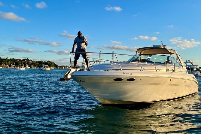 Miami Beach Luxury Yacht Adventure: Explore Stunning Coastline - Explore the Stunning Coastline