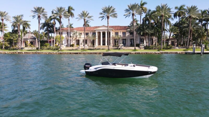 Miami Beach: Private Boat Tour With Captain and Champagne - Customization and Amenities