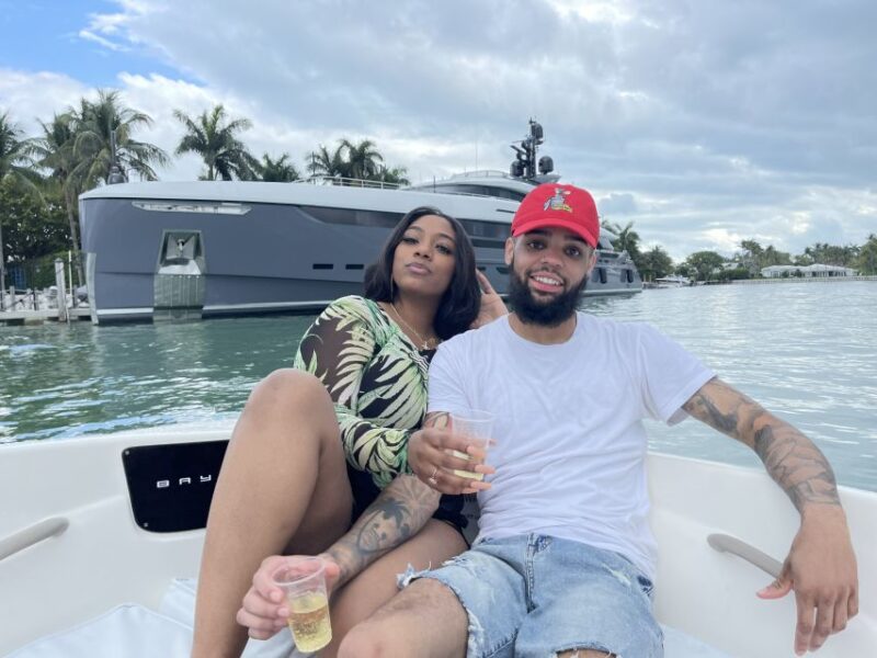 Miami Beach: Private Boat Tour With Captain and Champagne - Customer Feedback and Ratings