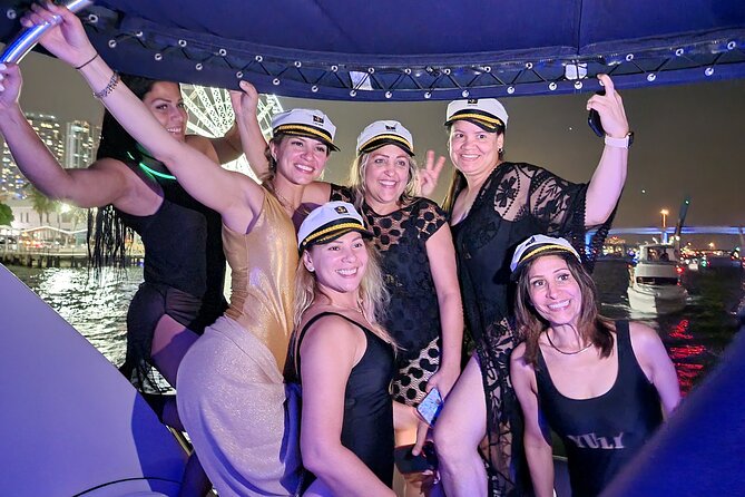Miami Beach Private Tour Aboard 40FT Luxury Yacht With Captain! - Relax on the Luxury Yacht