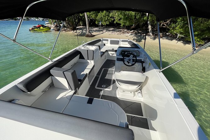Miami Beach VIP Boat Tour: 2 Hours With Captain & Champagne - Customer Reviews Highlights