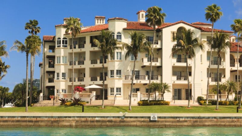 Miami: Celebrity Homes & Millionaire Mansions Boat Tour - Itinerary and Sightseeing Locations