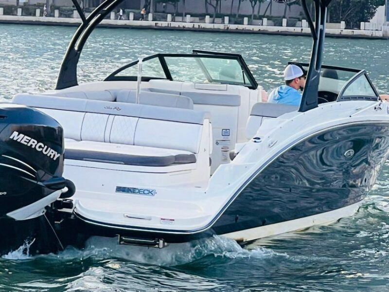 Miami: Guided Boat Tour with Champagne - Key Points