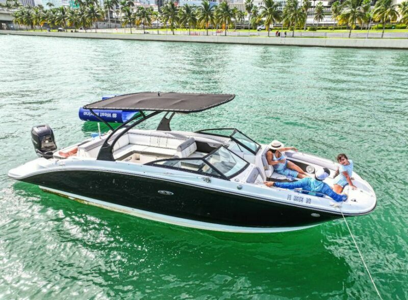 Miami: Guided Boat Tour with Champagne - The Experience and Guides