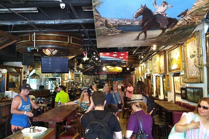 Miami Little Havana Nightlife Music Dinner and Drinks - Atmosphere of Havana With Locals