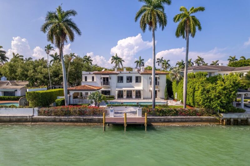Miami: Miami Skyline Vintage Yacht Cruise, - Historical Insights