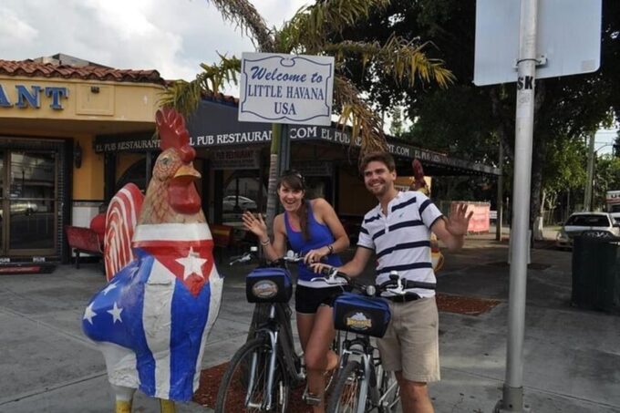 Miami : Private Bike Tour With A Guide - Pickup and Return