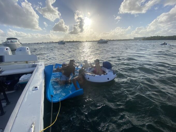 Miami: Private Sunset Boat Tour With Bottle of Champagne - Meeting Points