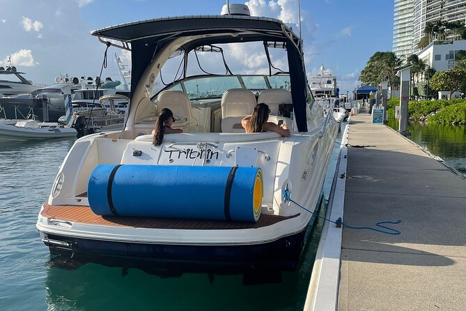 Miami Private Yacht Rental 2 to 4 Hours for 10 Ppl, Champagne - Return to the Meeting Point