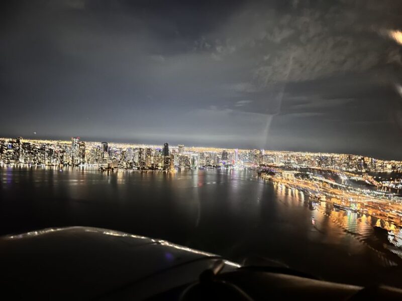 Miami: Romantic 1-Hour Private Flight Tour With Champagne - Key Points
