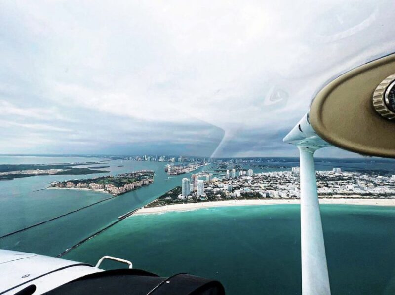 Miami: Romantic 1-Hour Private Flight Tour With Champagne - Meeting Point and Requirements