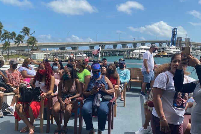 Miami Skyline Cruise of Celebrity Homes and Biscayne Bay - Food, Drink, and Parking Information