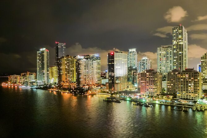Miami Skyline Evening Cruise of Biscayne Bay on Luxury Yacht - Key Points