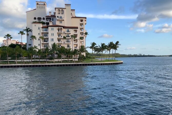 Miami Skyline & Star Island 90 Minute Cruise - Review Summary