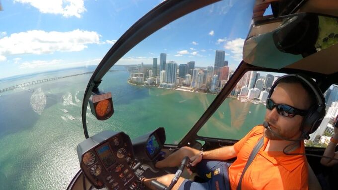 Miami: South Beach 30-Min Private Luxury Helicopter Tour - Flight Experience