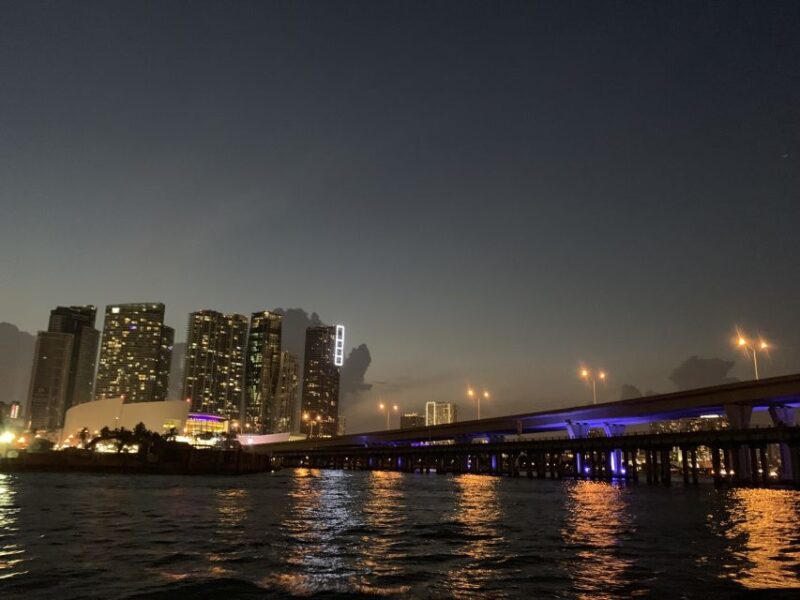 Miami: Sunset Cruise With Celebrity Homes & Open Bar - Experience Highlights