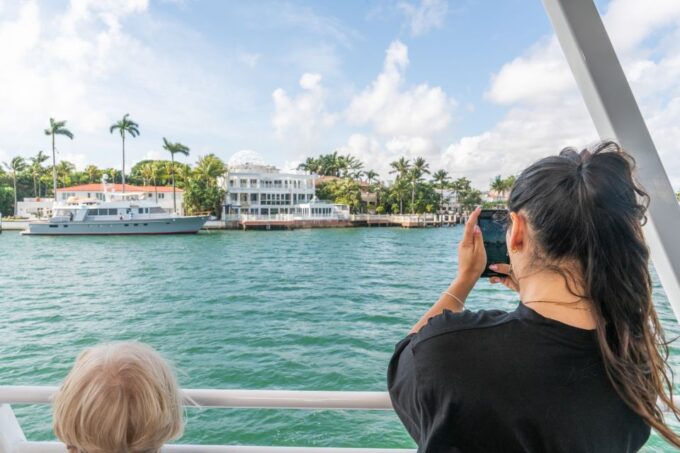 Miami: The Original Millionaire's Row Cruise - Cruise Duration and Languages