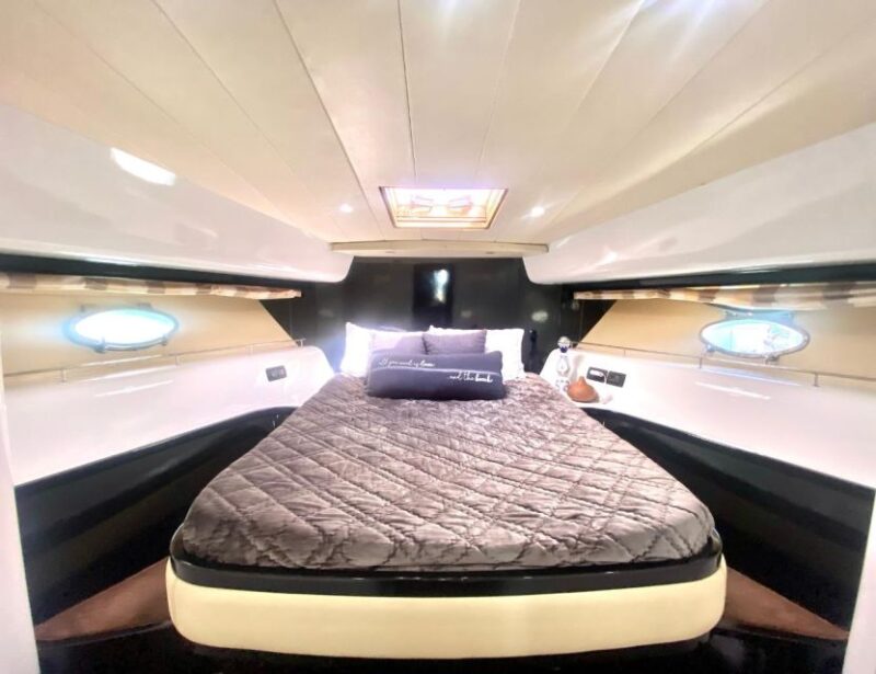 Miami: Yacht and Boat Rentals With Captain - Captain and Navigation