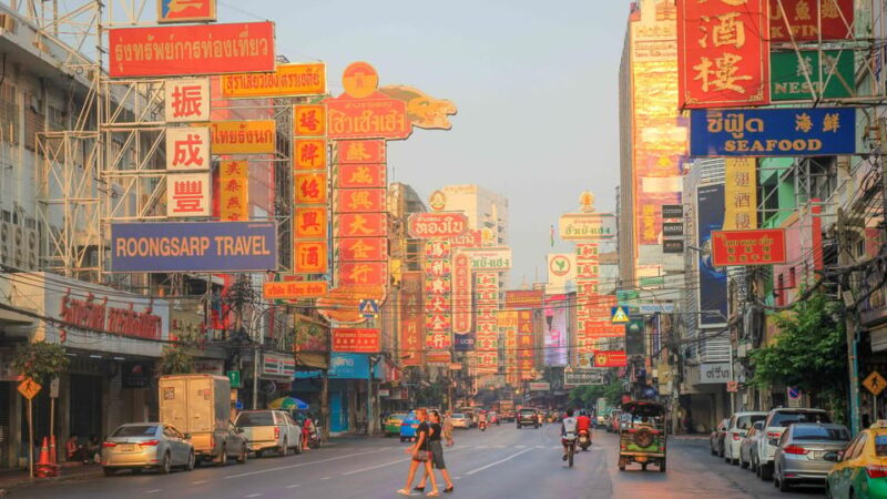 MICHELIN GUIDE GASTRONOMIC TOUR IN BANGKOK - Bottled Water and Refreshment