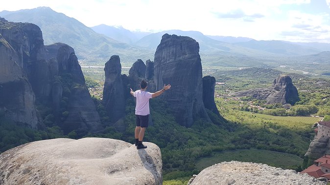 Midday Meteora Monastery Tour From Kalabakas Train Station - Tour Experience Highlights
