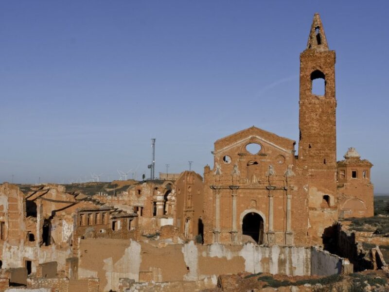 Midday Olive Oil Tour and Visit to Old Town of Belchite - Visiting the Olive Orchard