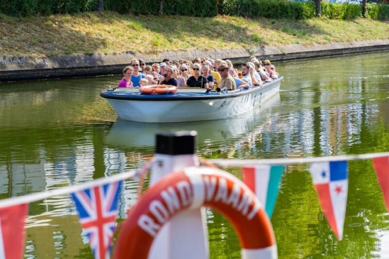 Middelburg: City Canal Cruise - Participation and Language Options