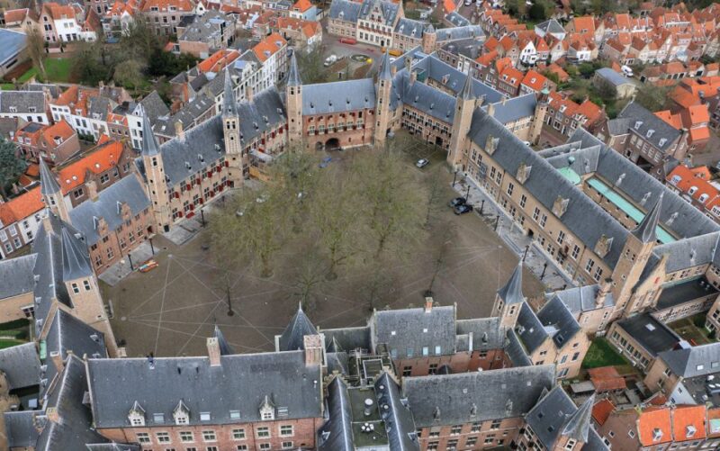Middelburg: Guided City Walking Tour - Key Points