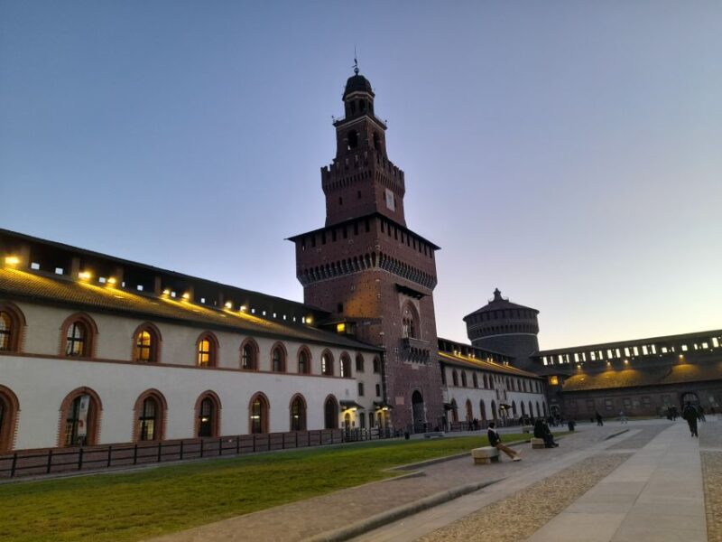 Milan: 2-Hour City Center Evening Tour - Experience Highlights