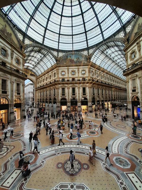 Milan: 2-Hour City Center Evening Tour - Group Size