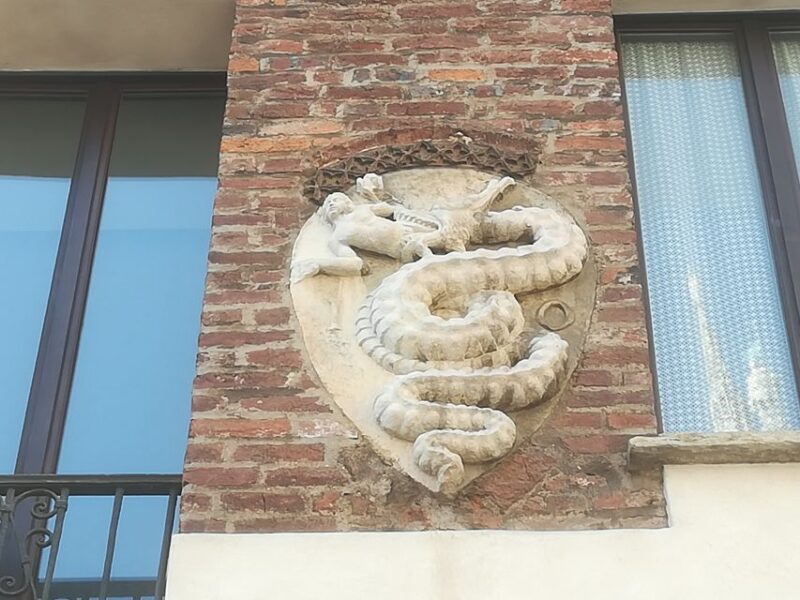 Milan: 4-Hour Art and History Private Walking Tour - Meeting Point and Dress Code