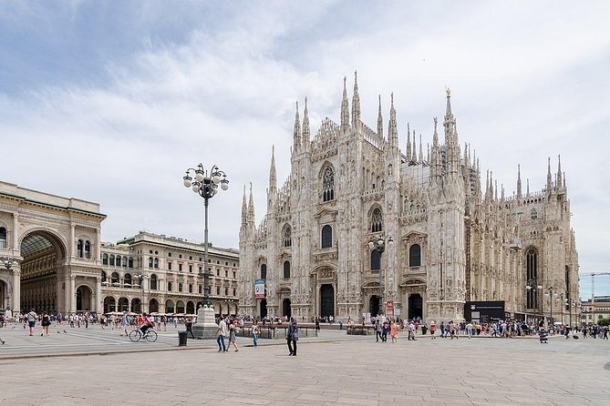 Milan Airport Transfer: Milan City to Malpensa Airport MXP in Luxury Car - Luxury Car Features