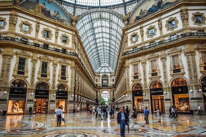 Milan by Night Walking Experience - Guide Expertise and Feedback