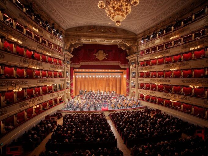 Milan: Comfortable Private Tour for Senior Travelers - Tour for Senior Travelers