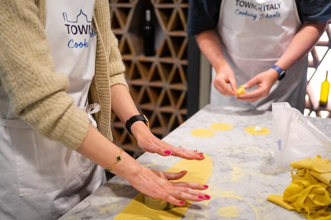 Milan Culinary Experience: Pasta & Gelato Mastery Cooking Class - Pairing the Meal With Wines
