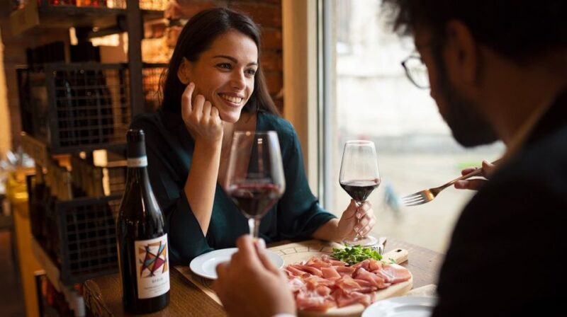 Milan: Duomo With Rooftop Private Tour, Food, & Wine Tasting - Piazza Della Scala