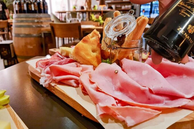 Milan: Duomo With Rooftop Private Tour, Food, & Wine Tasting - Wine Selection and Pairing