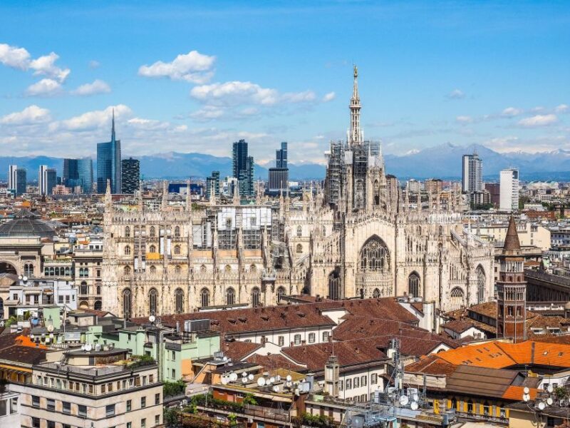 Milan: Express Walk With a Local in 90 Minutes - Tour Overview