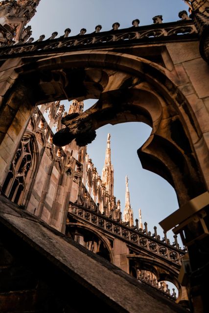 Milan: Express Walk With a Local in 90 Minutes - Discover Fashion Districts