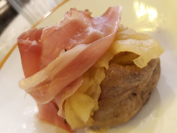 Milan: Gourmet Food Tour - Indulging in Gourmet Potatoes