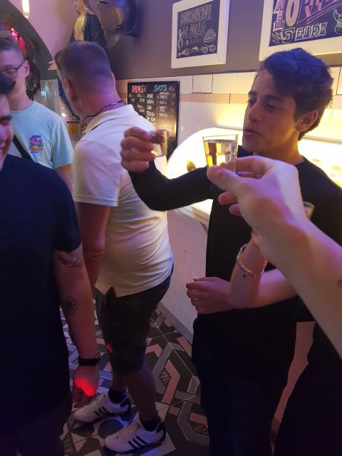 Milan: Guided Bar-Hopping Tour With Welcome Drink - Key Points