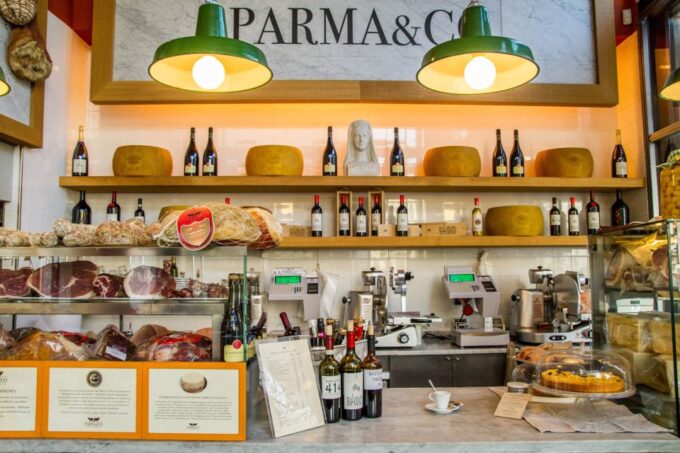 Milan: Half-Day Food Tour on Foot - Explore Milans Brera District