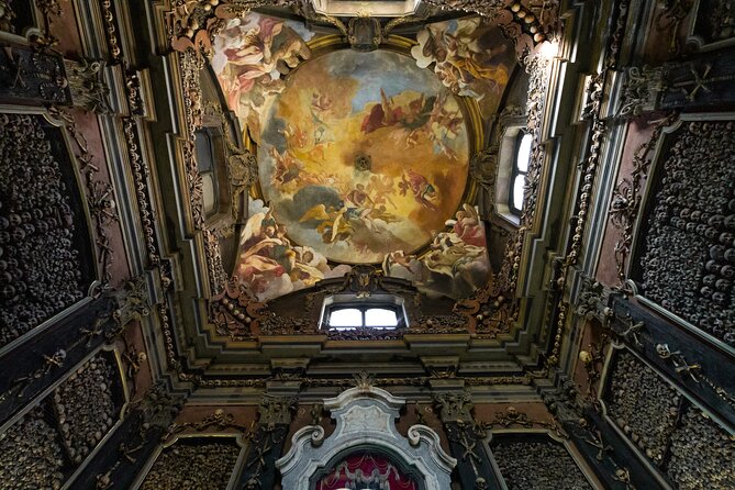 Milan: Highlights and Secret Treasures Walking Tour - Meeting Information