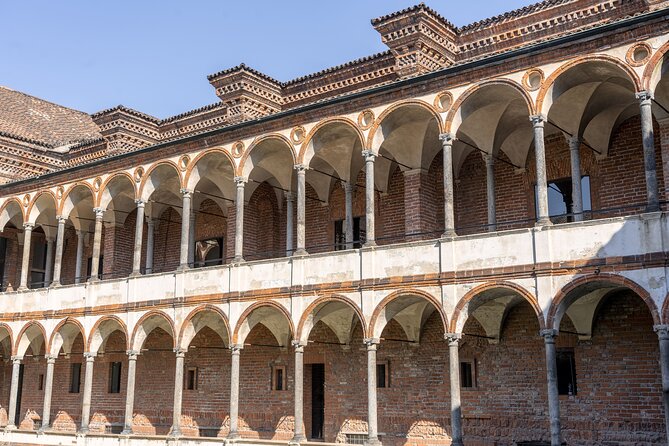 Milan: Highlights and Secret Treasures Walking Tour - Traveler Feedback