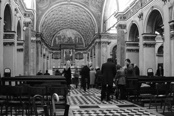 Milan: Highlights and Secret Treasures Walking Tour - Exploring Milans Secrets