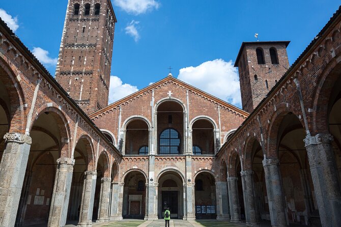 Milan Highlights Self Guided Scavenger Hunt and Walking Tour - Getting to the Meeting Point