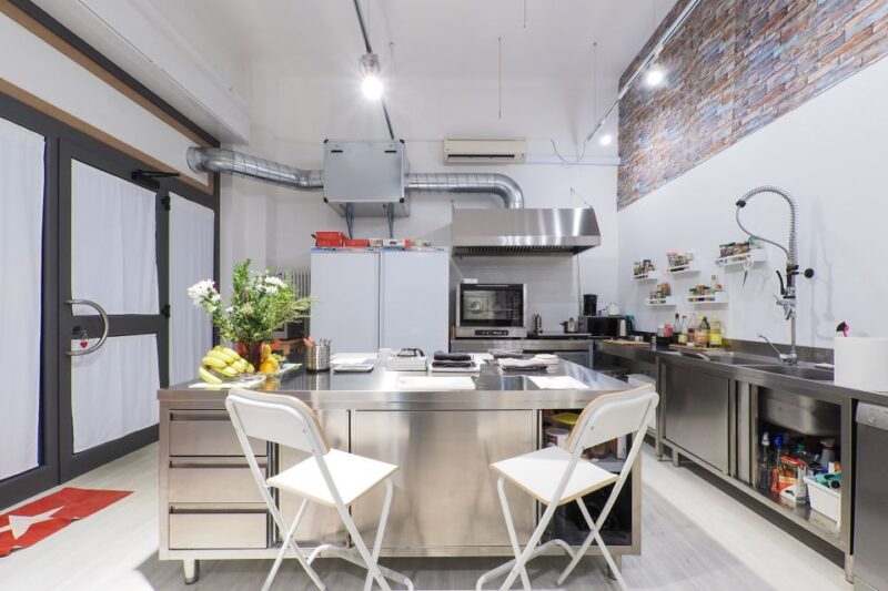 Milan: Italian Cooking Class With Food and Wine - Key Points